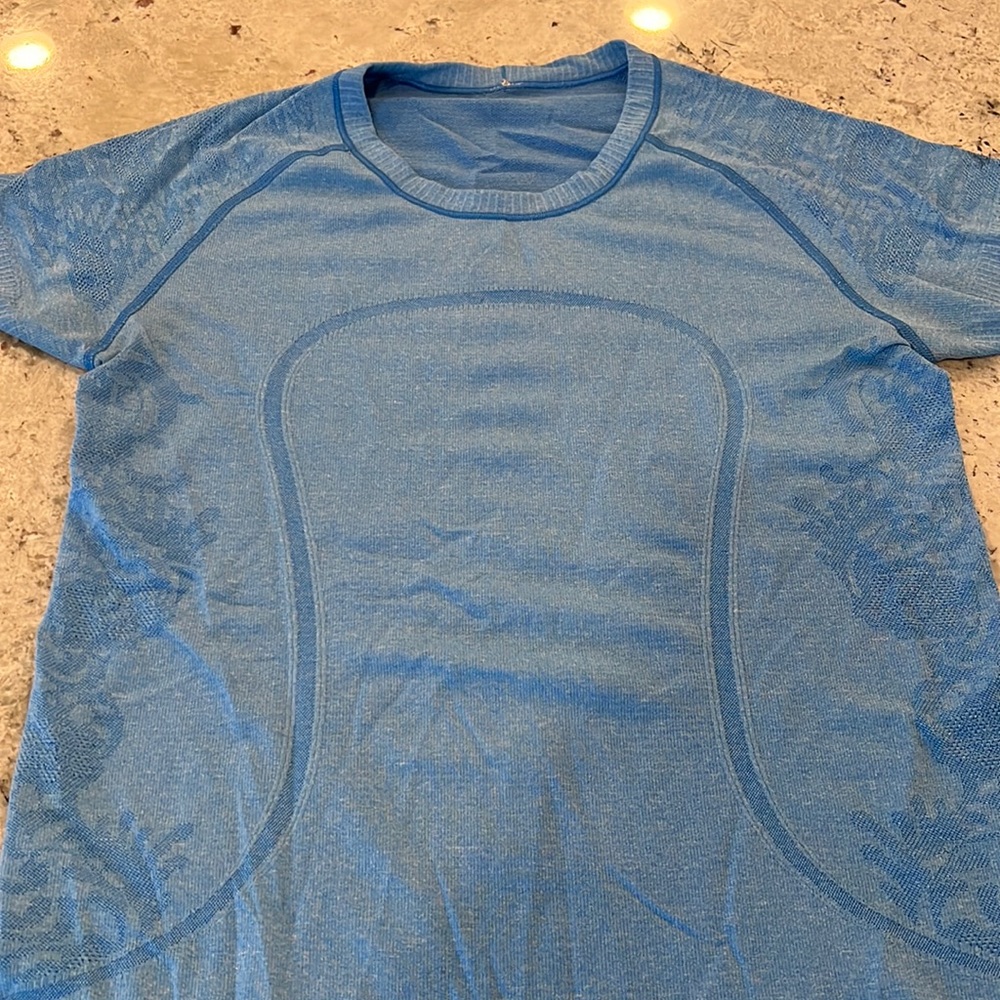 Lululemon, Swifty, tight shirt with pattern design, size 10